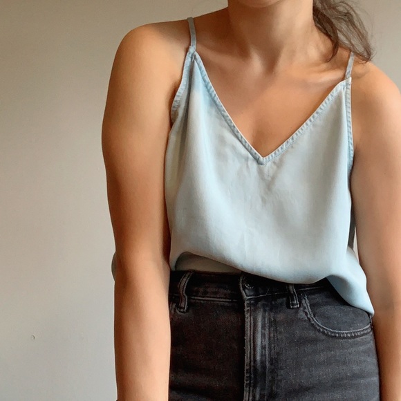 ⚡️3/$30⚡️LOFT Light Denim Feel Tank - Picture 3 of 3